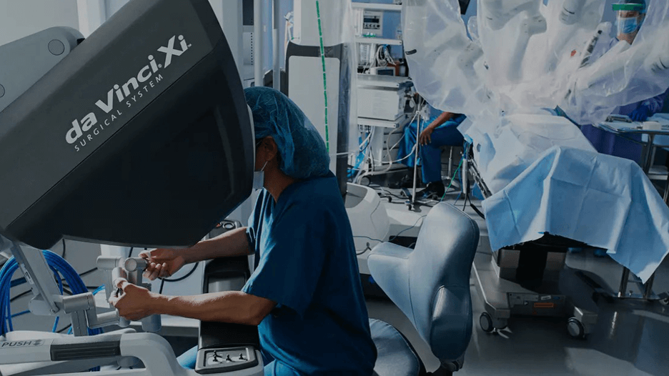 AI-Powered Robotic Surgical System Da Vinci